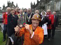 Man Engine memento presented to Tavistock for its part in puppet procession