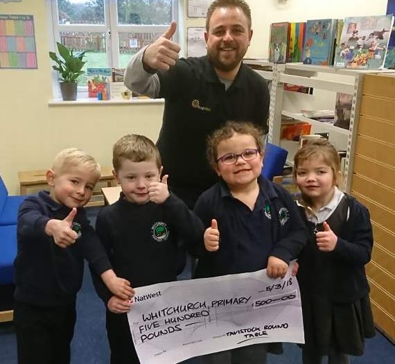 Tavistock Round Table donates £500 to Whitchurch Primary School for new books