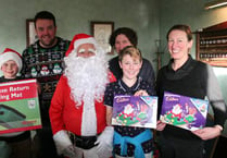 Santa gets Yelverton golfing juniors in Christmas spirit