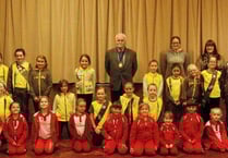 Brownies and Rainbows meet town mayor