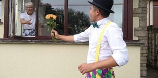 Okehampton entertainer to brighten up the lives of elderly people in the community