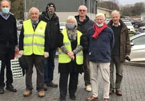 Devon Freemasons give grant of £4,000 to Tavistock Foodbank