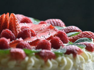 Baker sought to create special Platinum Jubilee cakes 