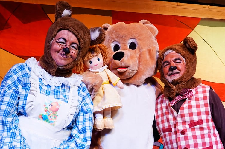 Bere Ferrers panto cast members