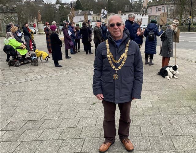 Outgoing Tavistock mayor makes plea for new blood on council