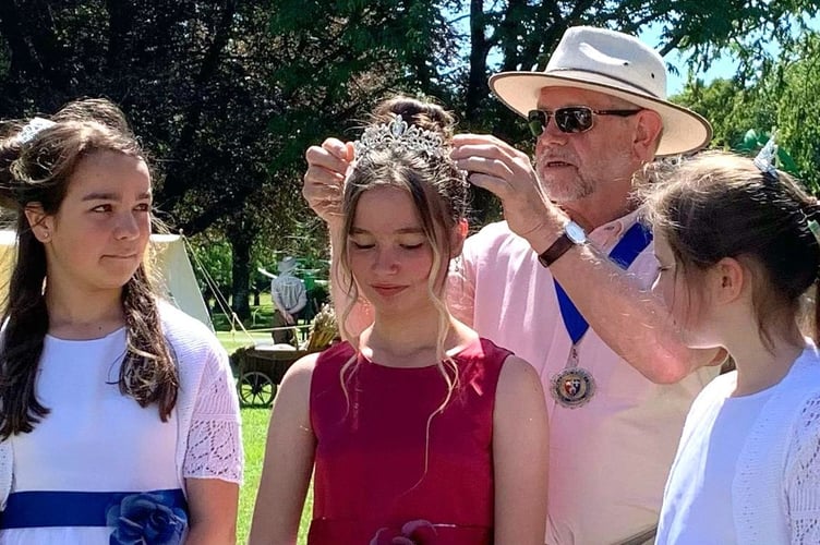 Crowning of Carnival Princess Lottie Gatcum, Tavistock Carnival