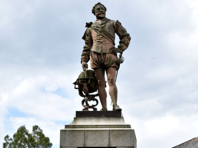 Sir Francis Drake inspires new biography and graphic novel