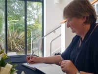 Hundreds sign books of condolence in West Devon for the Queen