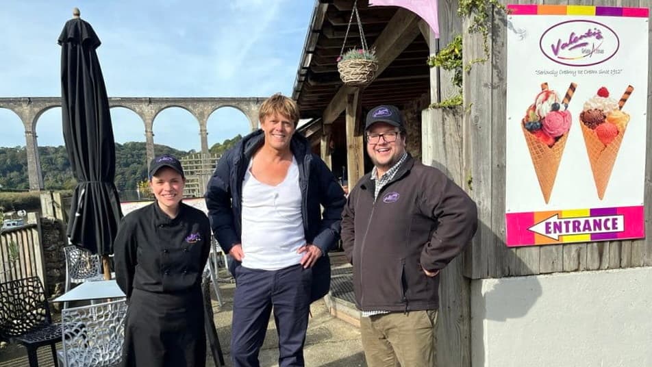 A short break from filming to have an ice cream and a coffee