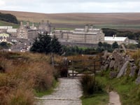 Prison officers hit by pension delays