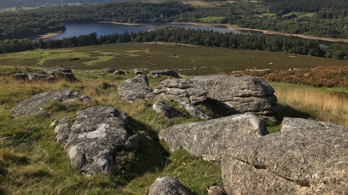 Die Parkgebühren in Dartmoor steigen.