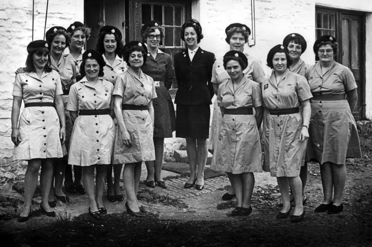 Back L-R 1) Alice Parker, 2) Hazel Wakem, 3) Carol Green, 4) ?, 5) ?, 6) Kathleen dure, 7) Agnes Thomas, 8) Linda Howe, Front L-R 1) ?, 2) Sheila Lidicott, 3) Pam Holman, 4) May Lashbrook 5) Doreen Dure