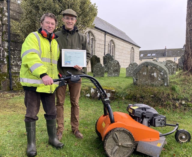 Churchyard worker thanked by community