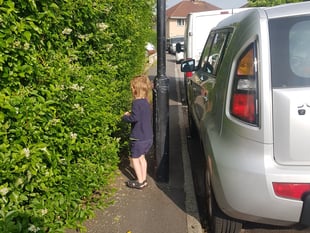 Charity calls for clutter free pavements
