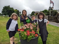 Green-fingered children win award