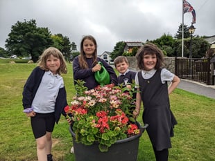 Green-fingered children win award