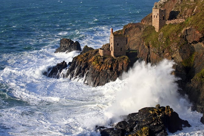 Botallack Mine, storm at Crowns (Barry Gamble)