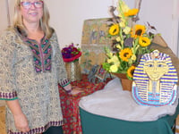 Demo takes flower club members on world tour