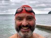 Former Marine a ‘hero’ after swim