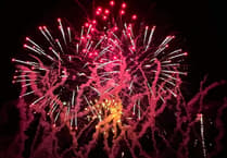 Tavistock Lions fireworks delight hundreds