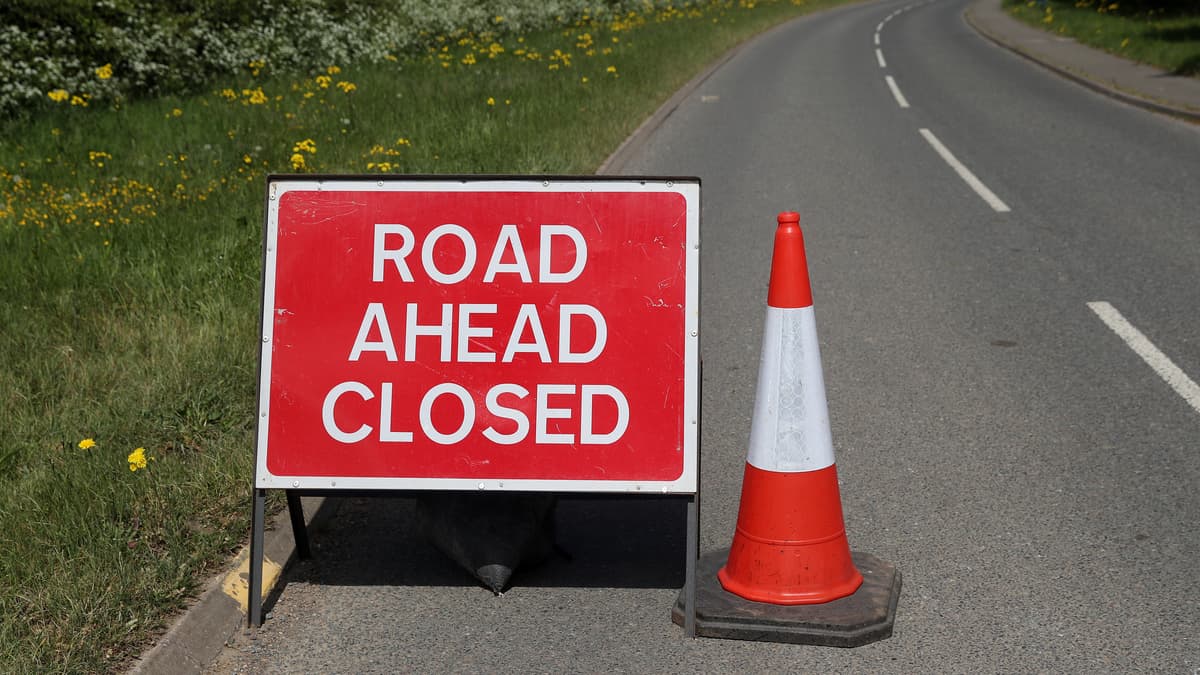 Straßensperrungen in West Devon: Fast ein Dutzend müssen Autofahrer in den ...