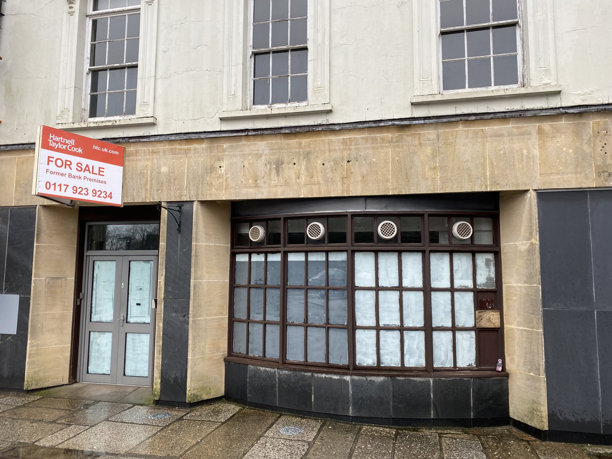 Old NatWest building on market