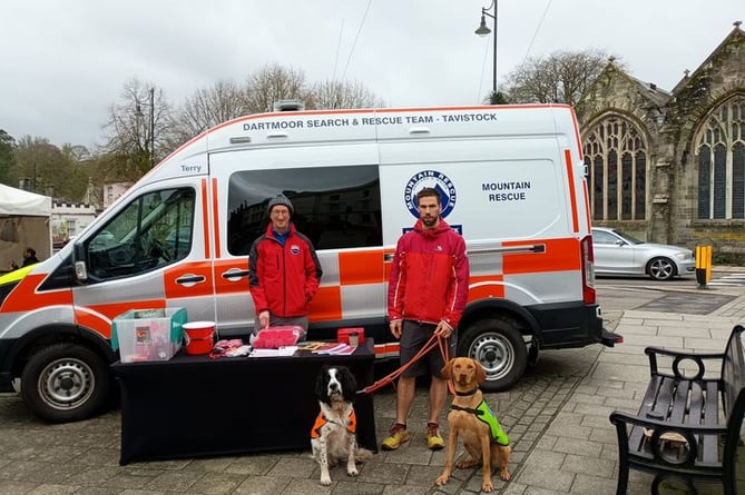 Dartmoor Search & Rescue Tavistock with search dog Jack and trainee Arlo collect donations.