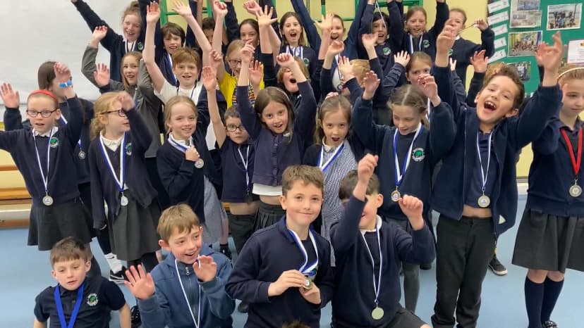 Whitchurch Primary School gewinnt Cross-Country-Wettbewerb