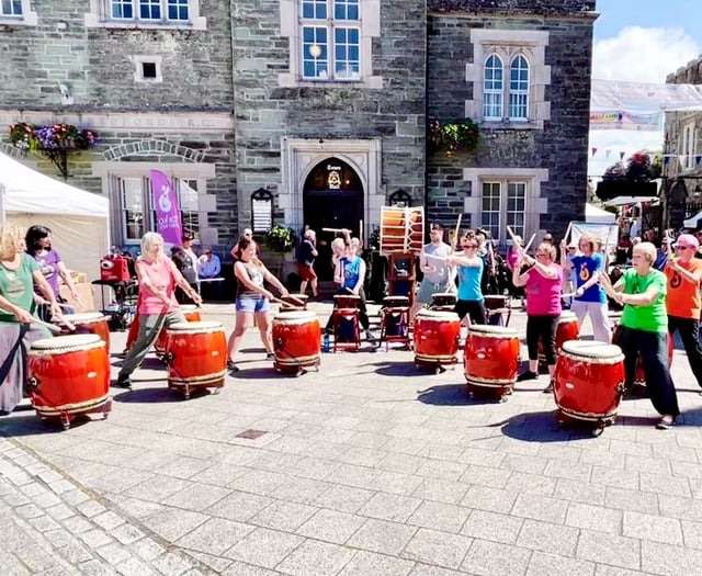 Town's carnival live music and dancing 