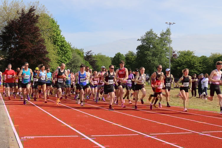 Tavistock Athletics Club - Tavy 5k race start.