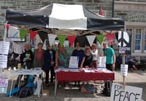 Tavistock peace campaigners stage pro-Palestinian stand