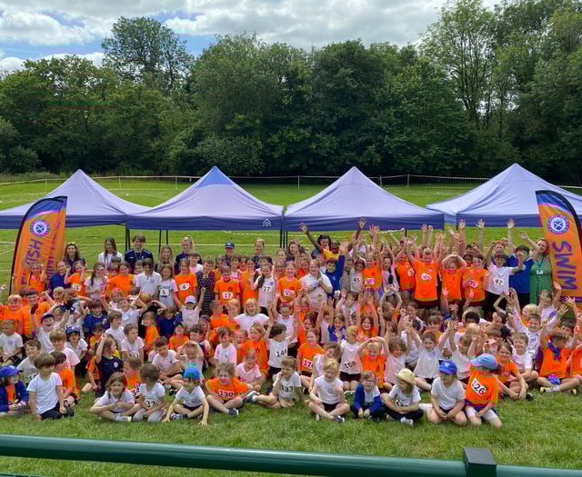 Parents protest at school 'cuts'