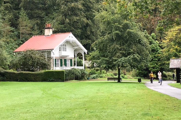 The booklet explores the nature in Simmons Park