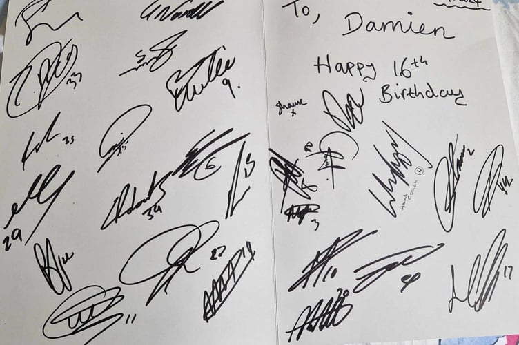 Damian Bowyer's autographed birthday card with Argyle's squad's names.