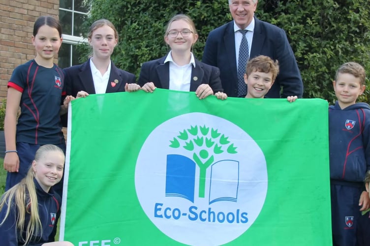 Mount Kelly College prep school has been awarded a distinction for environmental actions.