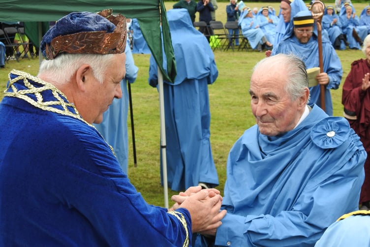 Callington's Les Pierce is named a bard with the bardic name of Artist Fireman (Artydh Tangasor) for his role in the annual St John's Eve bonfire on Kit Hill.