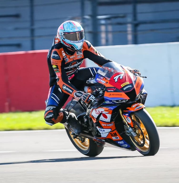 Finley Arscott in action at Donington Park