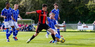 Former Lamb haunts 10-man Tavi with late winner
