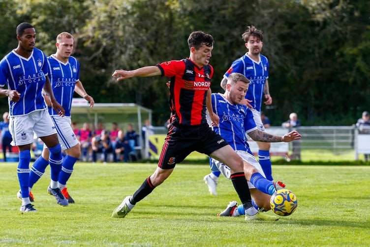 Tavi's Ben Steer puts a foot in