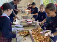 Tavistock pupils make apple crumbles to give away