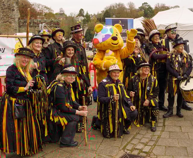 Two-hundred morris dancers unite for Children in Need