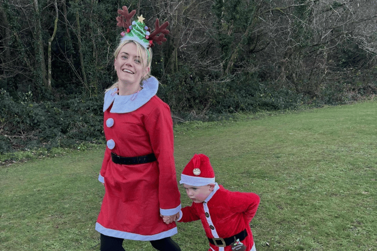 Festive runners at Simmons Park