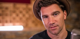 American country singer due to perform in Okehampton