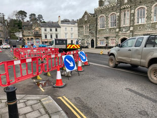 Broken manhole cover diverts drivers