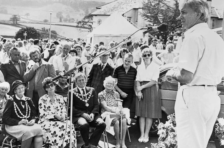 Singer Vince Hill opens Langdon Hospital fete in Dawlish back in August 1987