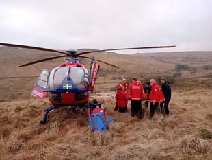 Volunteer rescuers help moorland casualty