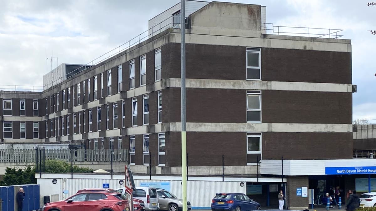 West Devon mums-to-be warned a maternity unit remains closed temporarily
