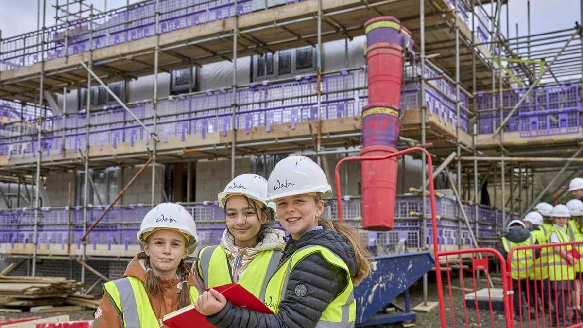 Hard hats for building lessons | tavistock-today.co.uk