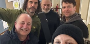 CON Zss consolidate top spot