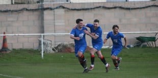 Peninsula League title race hotting up